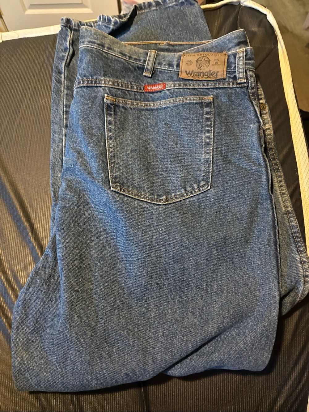 Wrangler Men’s Blue Relaxed Fit Jeans - Classic Pocket Style